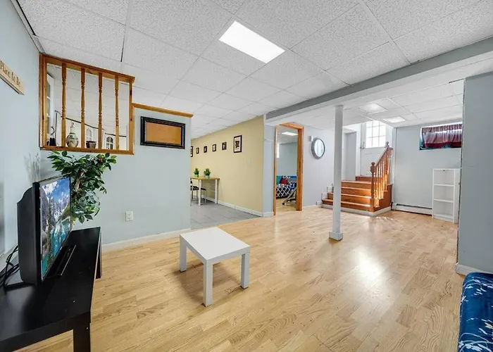 Cambridge 2Br 2Bh Basement Apt With Parking
