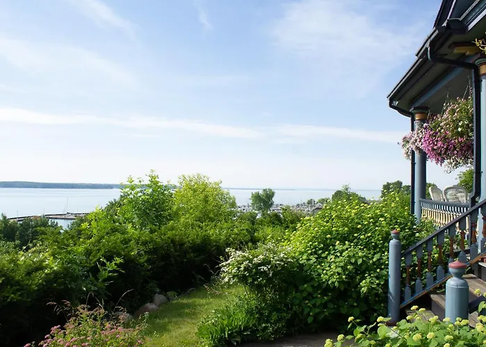 Harbor Hill House
