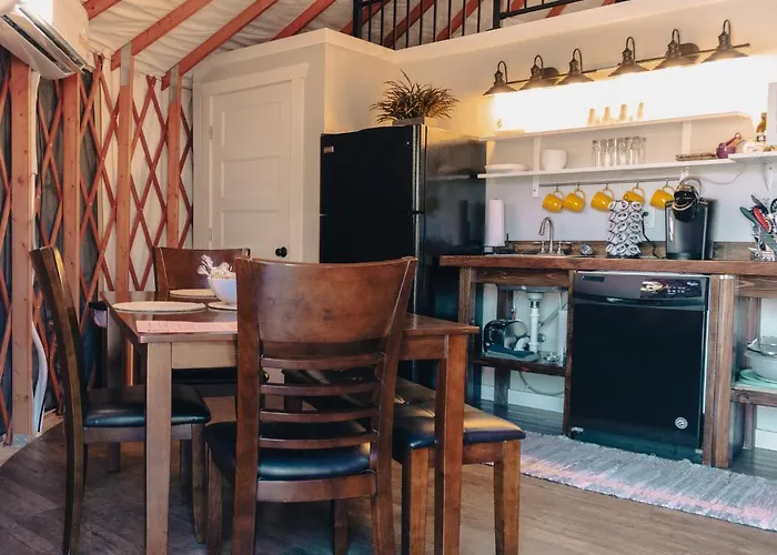 Escalante Yurts - Luxury Lodging