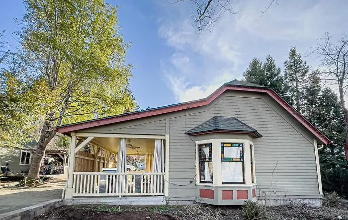 California Cottage: Downtown