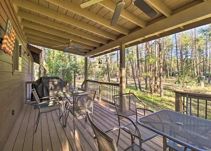 1 Mi To Rainbow Lake: Newly Built & Woodsy Retreat