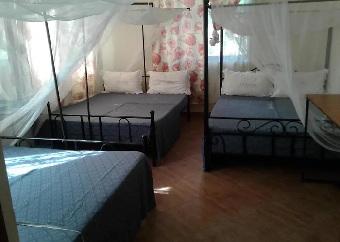 Fanaka Safaris Campsite & Lodges