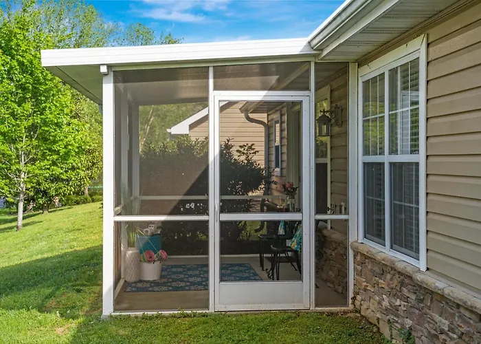 Luxe Quiet Townhouse W/Parking/Pool/By Dollywood