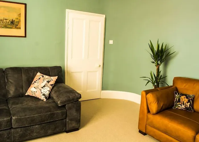 Lovely 3 Bed House In The Heart Of Cheltenham