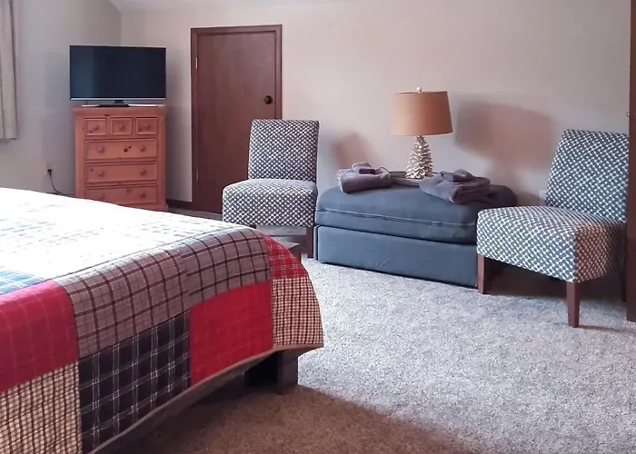 'Peaceful Pines' Estes Park Home: Longs Peak View