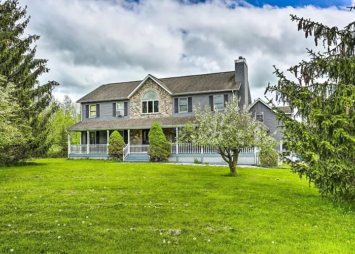 Pet-Friendly 'Pond View Loft' W/ Private Pool!