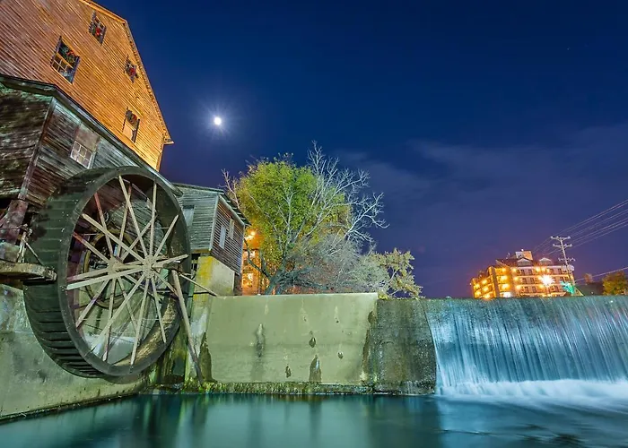 Stay At The Retreat! Gatlinburg-Dollywood