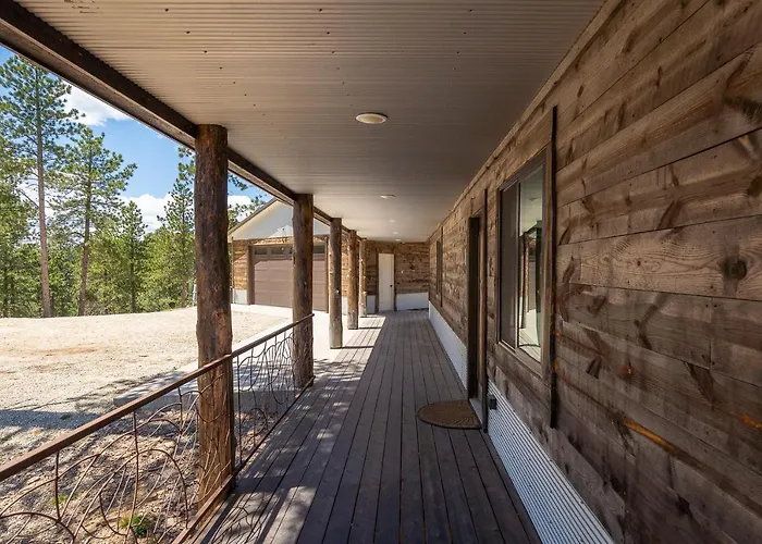 Gold Nugget Lodge Near Deadwood On 5 Wooded Acres!