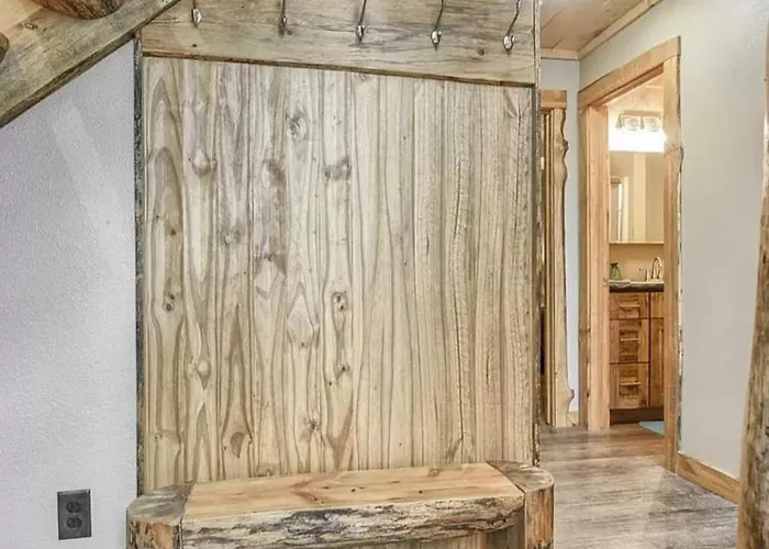 Gold Nugget Lodge Near Deadwood On 5 Wooded Acres!