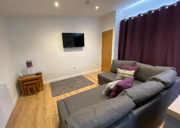White Cottage - Cosy Holiday Cottage In Drymen, Loch Lomond & Trossachs With Free Parking On Private Driveway