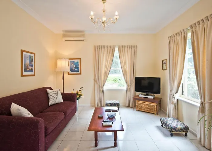 Encounter Hideaway Cottages