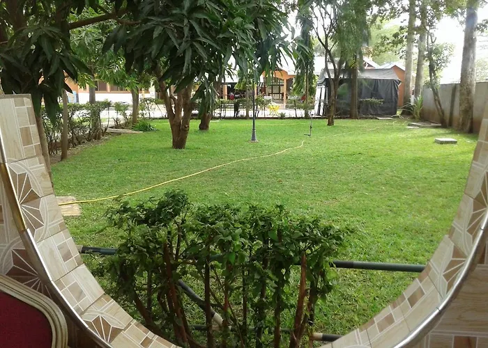 Fanaka Safaris Campsite & Lodges