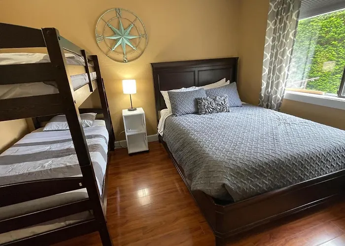 Next To Lake, Pool, 10 Acre Park, 1 Mile To Town, Best Prices