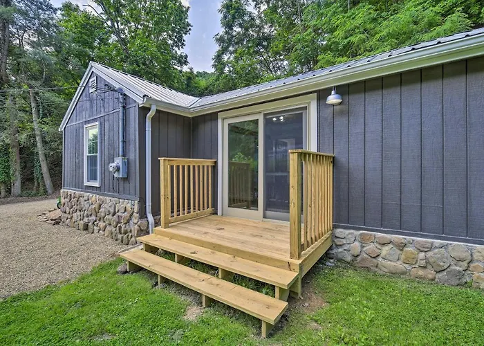 Updated Bristol Retreat ~ 2 Miles To Downtown!