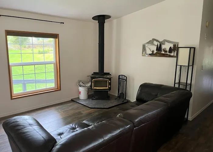 A Relaxing Getaway-A Backwoods Cabin Solduc River