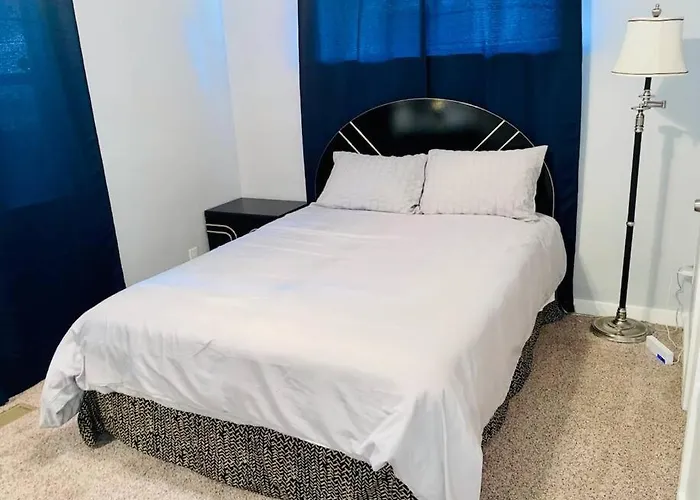 Cherry Street Luxury- Shopping-Dining-By Downtown And Hospitals