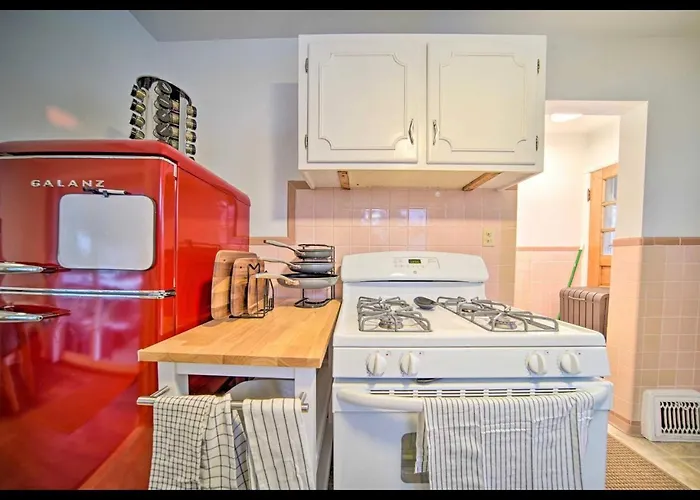 Modern Home • Family Friendly • Grill • Fireplace