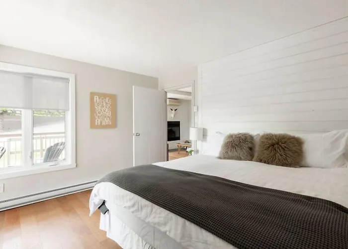 The Outlook Over Lac -Tremblant By Instant Suites