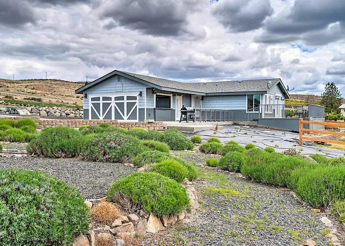 Quincy Home On Lavender Farm W/ River Views!