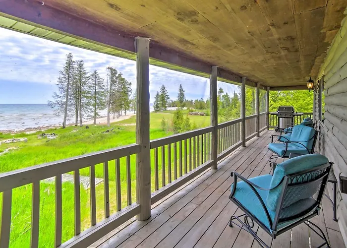 Secluded Lake Michigan Home: Private Fire Pit