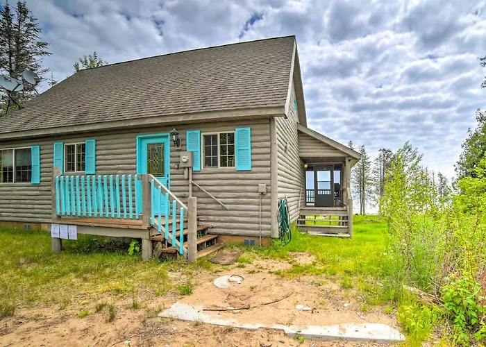 Secluded Lake Michigan Home: Private Fire Pit