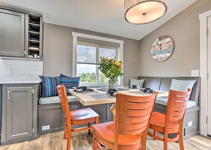 Quincy Home On Lavender Farm W/ River Views!