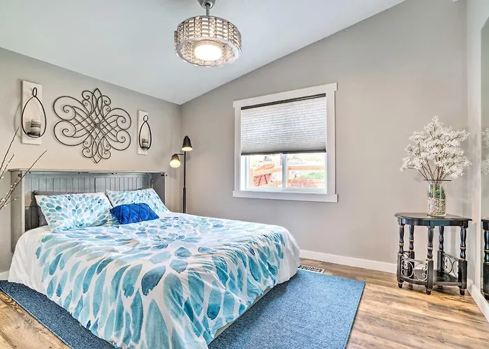 Quincy Home On Lavender Farm W/ River Views!
