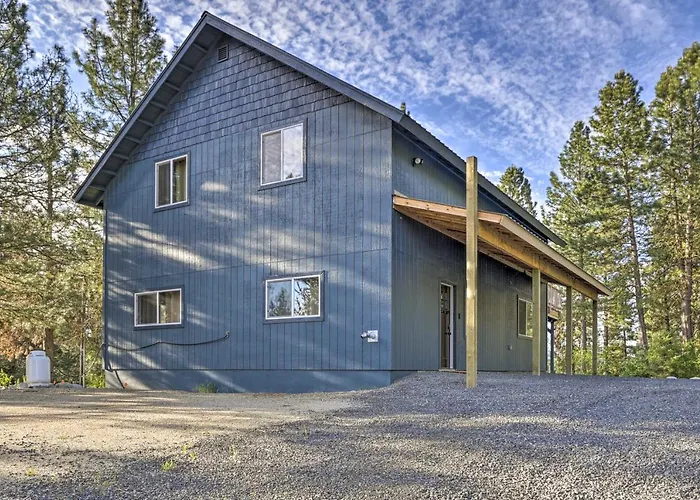 'Peaceful Pines' - Cascade Cabin W/ Hot Tub!