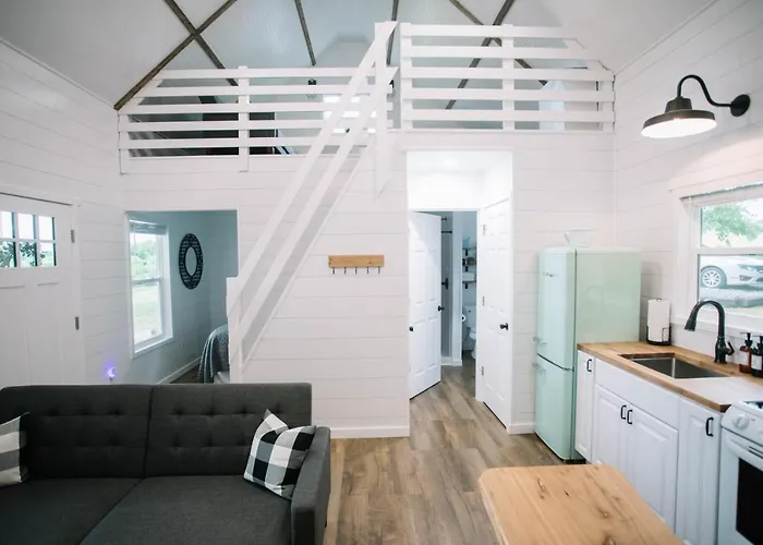 Cozy Cottage On 250 Acre Dairy Farm Near Ark