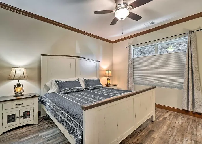 Cozy Townsend Condo, Resort-Style Amenities!