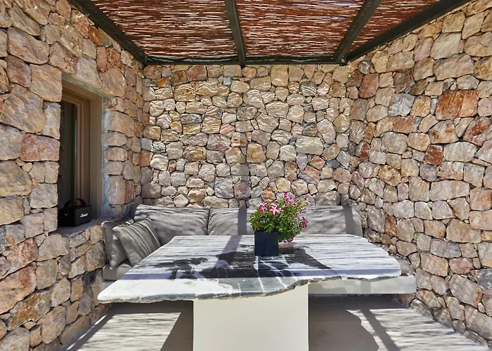 Santorini Sky, The Retreat
