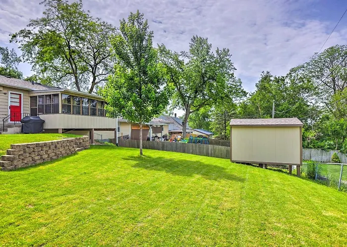 6 Mi To Old Market: Home W/ Bbq-Ready Patio!