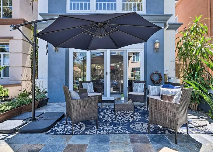 Oceanside Home W/ Rooftop Views - Steps To Beach!