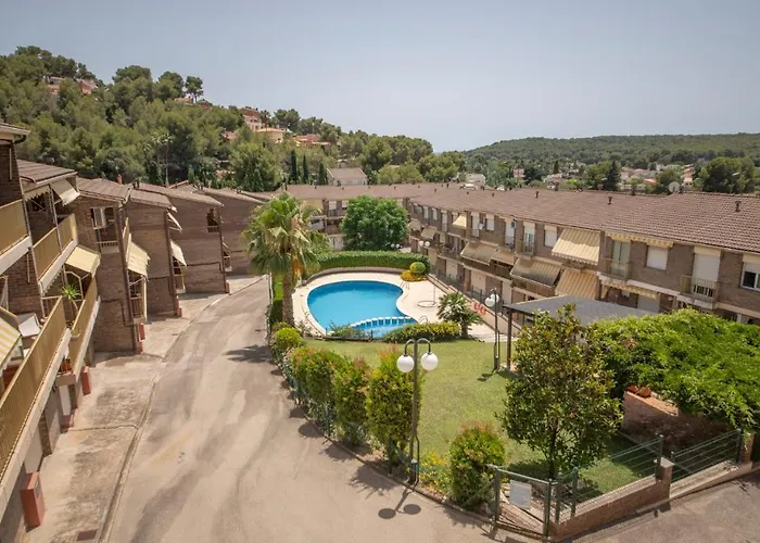 TarracoHomes, TH156 Casa Roser Familiar y con Piscina Compartida