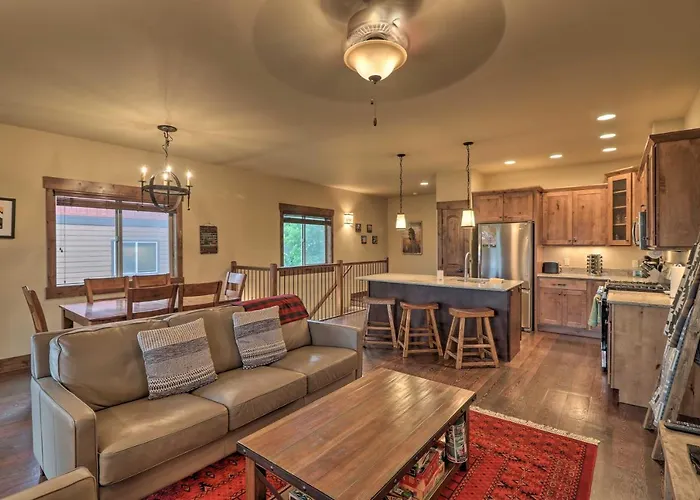 Walkable Bigfork Townhome: Fish, Hike & Ski!