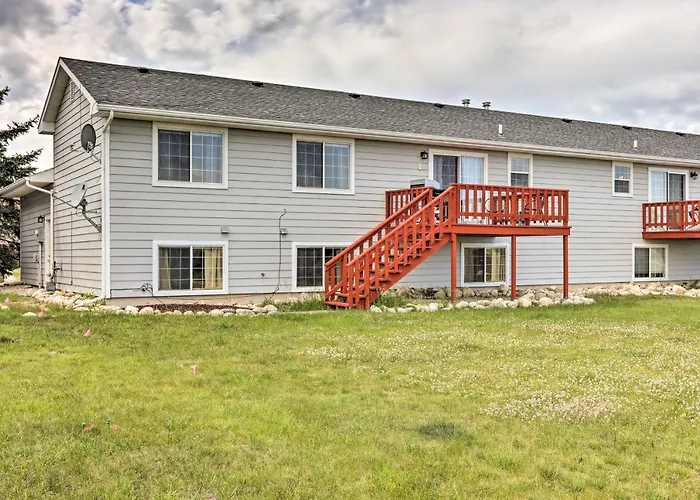 Red Lodge Townhome W/ Hot Tub & Mountain Views!