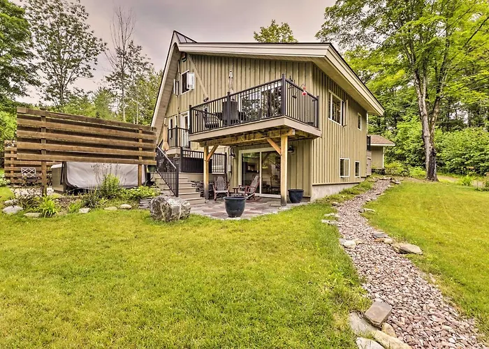 Saltwater Hot Tub & Wfh-Friendly Warren Cabin!