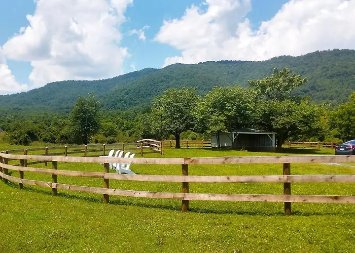 Graves Mountain Farm & Lodges