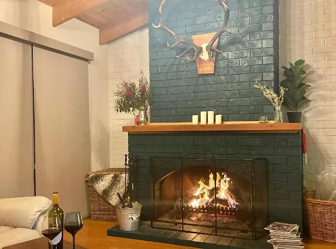 Two Mountains Lodge - Modern Alpine Retreat With Spa - 3Mins To Mt Buller