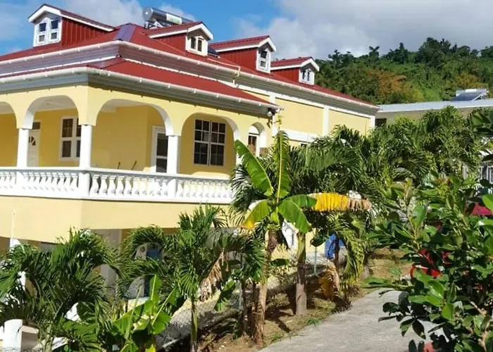 Modern Air Conditioned Home For Family & Adventure