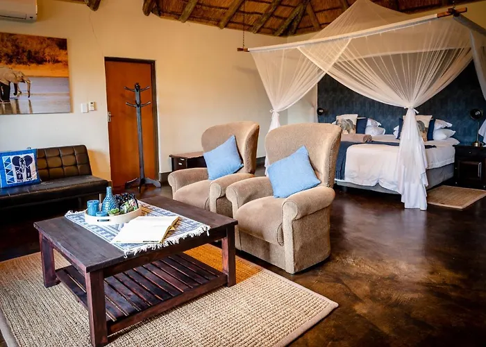 Umkumbe Safari Lodge Riverside