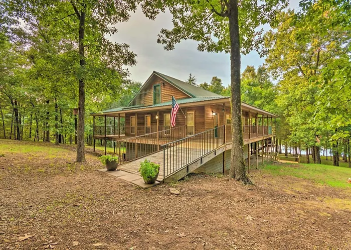 Deck + Fire Pit: Lakefront Hideaway In Scranton!