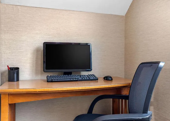 Econo Lodge Milwaukee Airport
