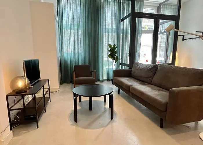 Trendy 2 Bedroom Serviced Apartment