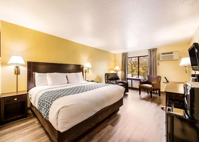 Econo Lodge Mayo Clinic Area