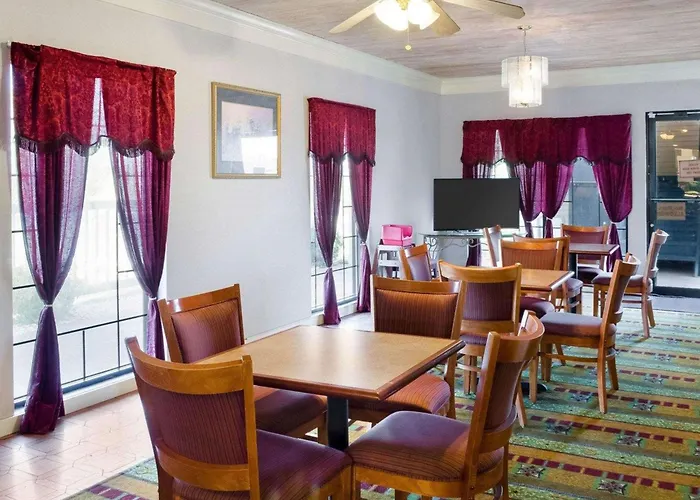 Econo Lodge Canton I-55