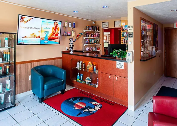 Econo Lodge Menomonie On The Bay
