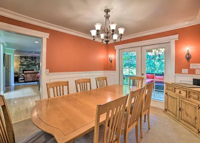 Beautiful Wine Country Home W/ Hot Tub & Lake View
