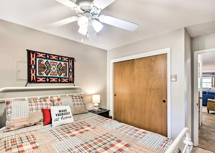 Main St Red River Ski Condo W/ Mountain View!