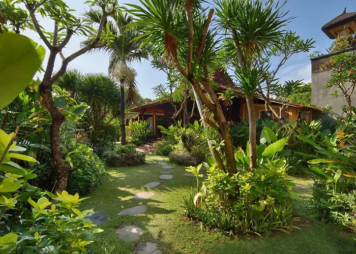 Mahe Garden Kuta Villas